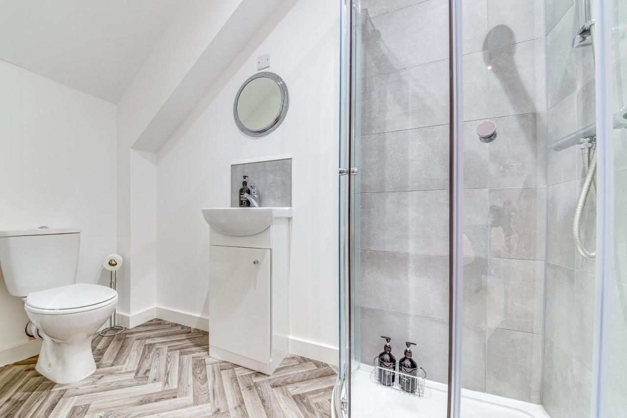 Stylish & Contemporary 2-Bed Townhouse - Parking - Wi-Fi - Netflix Διαμέρισμα Worksop Εξωτερικό φωτογραφία