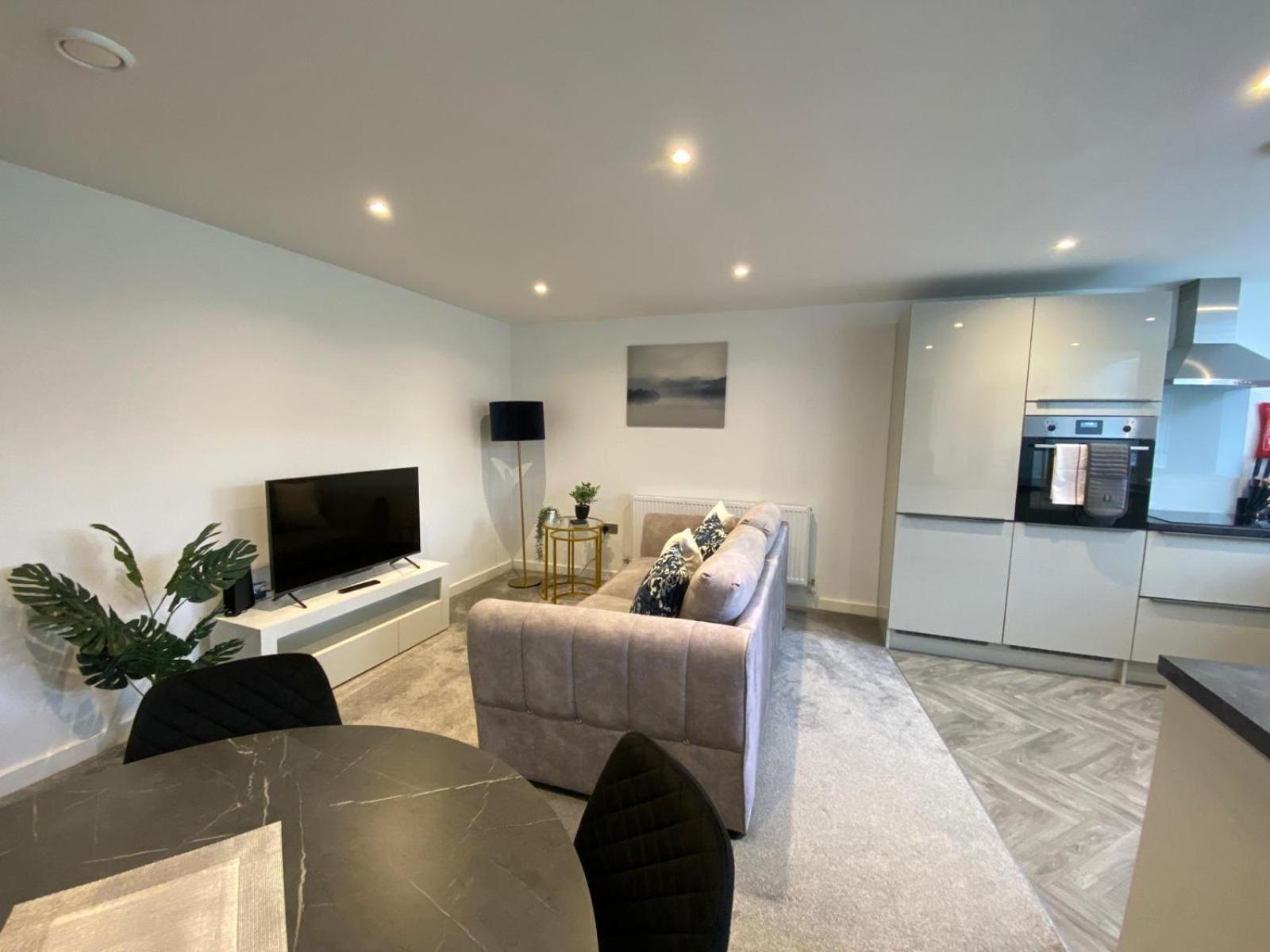 Stylish & Contemporary 2-Bed Townhouse - Parking - Wi-Fi - Netflix Διαμέρισμα Worksop Εξωτερικό φωτογραφία