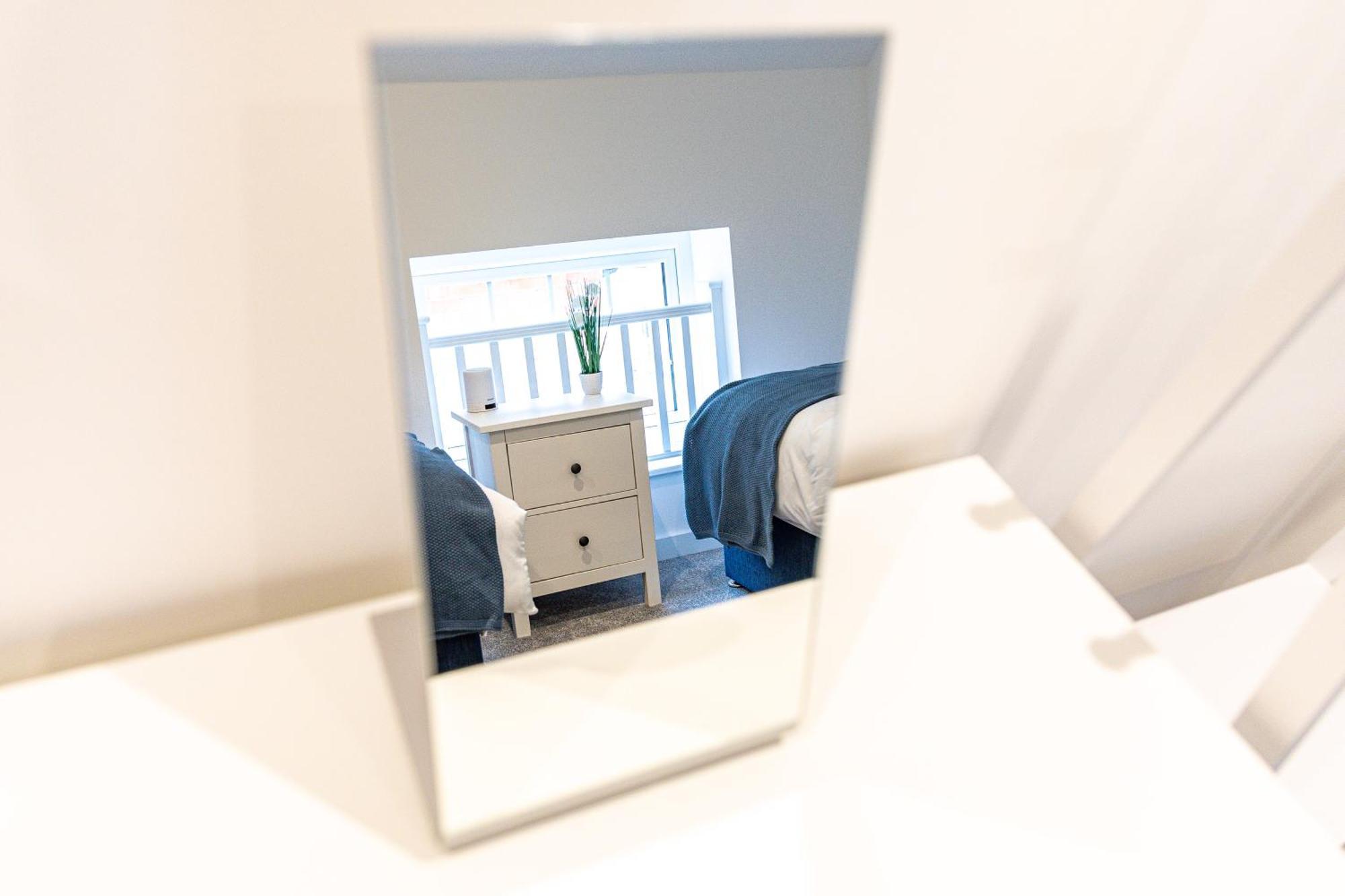 Stylish & Contemporary 2-Bed Townhouse - Parking - Wi-Fi - Netflix Διαμέρισμα Worksop Εξωτερικό φωτογραφία