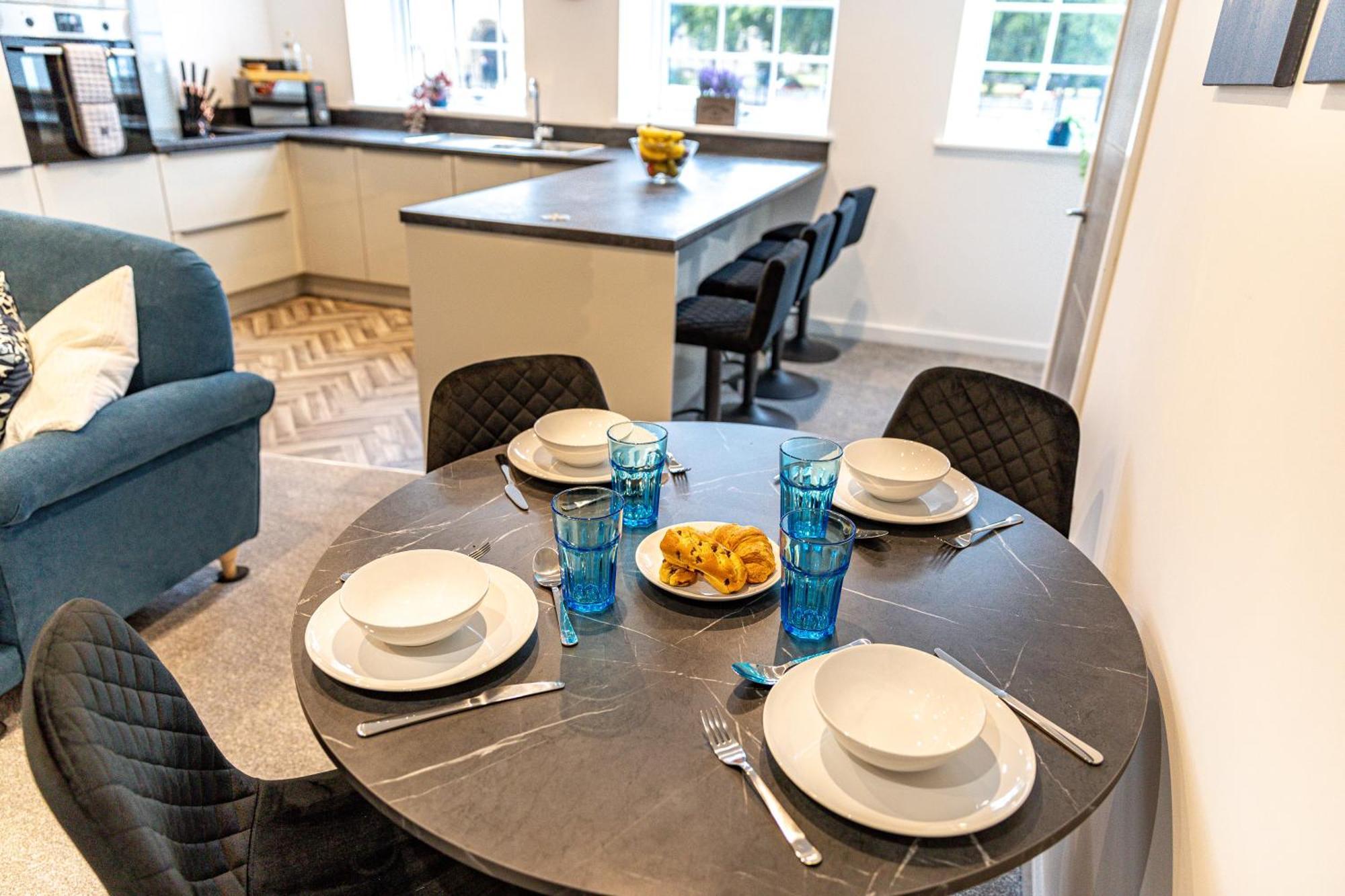 Stylish & Contemporary 2-Bed Townhouse - Parking - Wi-Fi - Netflix Διαμέρισμα Worksop Εξωτερικό φωτογραφία